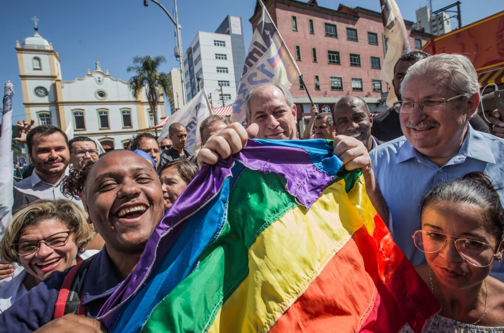 GUARULHOS, SP, 21.08.2018: CIRO-GOMES - Ciro Gomes, candidato do PDT à Presidência, faz caminhada na praça Tereza Cristina, no centro de Guarulhos, para sua campanha presidencial nas eleições 2018. (Foto: Bruno Santos/Folhapress)