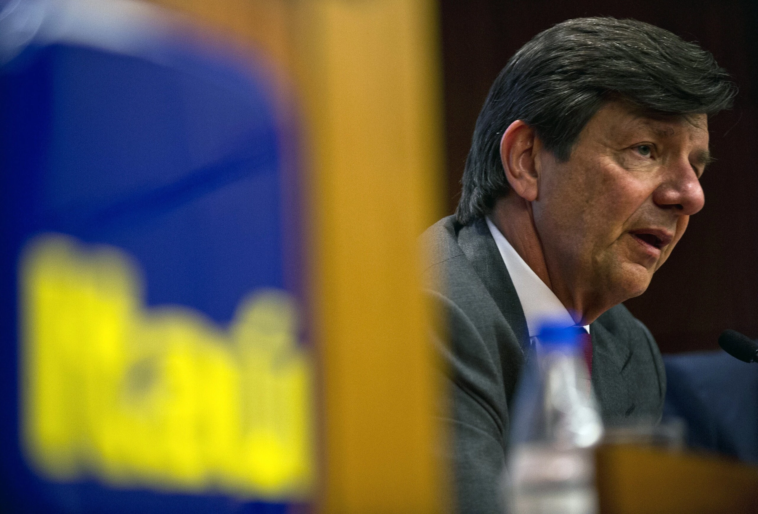 Roberto Setubal, President and CEO of Itau Unibanco Bank, gestures during a press conference at Itau Unibanco headquarters, in Sao Paulo, Brazil, on February 4, 2014. Itau Unibanco --the largest private bank in Brazil-- reported net income of R$15.695 billion (USD 6,767 million) in 2013 which represents the highest profit in the history of Brazilian banks.  AFP PHOTO / NELSON ALMEIDA        (Photo credit should read NELSON ALMEIDA/AFP/Getty Images)