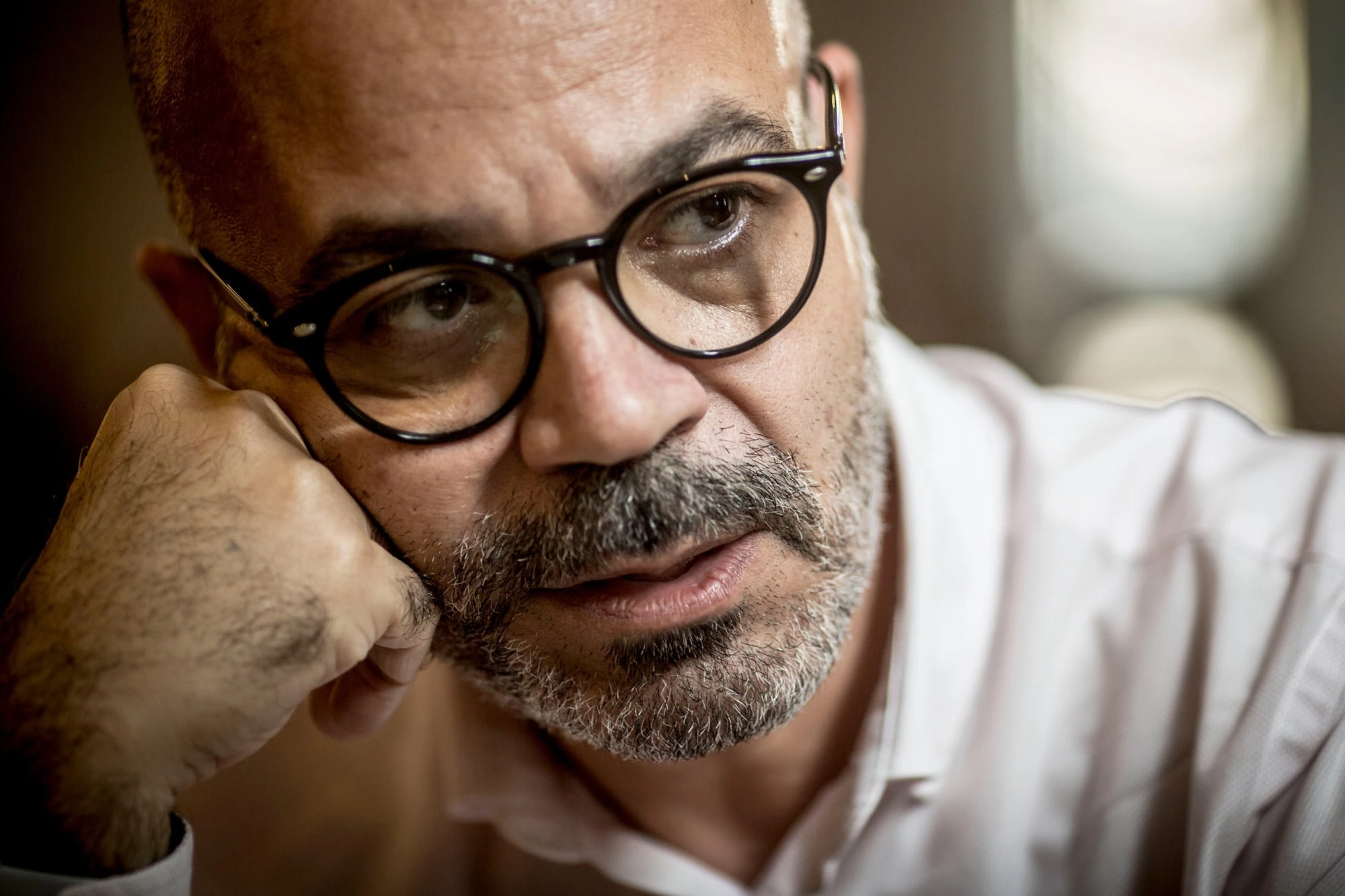 O Coronel Íbis Souza Pereira, ex-comandante-geral da PM do Rio, em entrevista no Centro da Cidade do Rio de Janeiro. Foto de Daniel Ramalho para The Intercept Brasil.