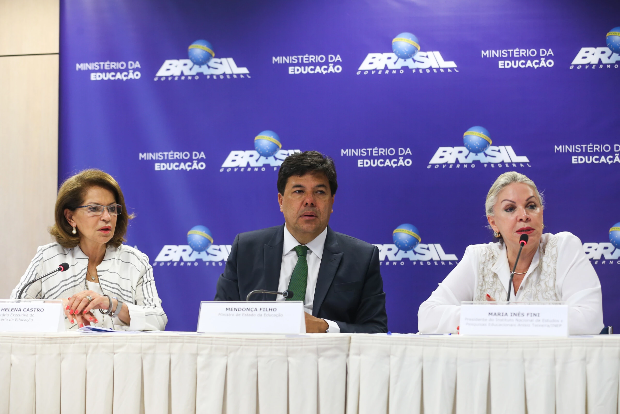 Brasília - A secretária executiva do MEC, Maria Helena Castro, o ministro da Educação, Mendonça Filho e a presidente do Inep, Maria Inês Fini, durante divulgação dos resultados do Enem 2015 (Elza Fiuza/Agência Brasil)
