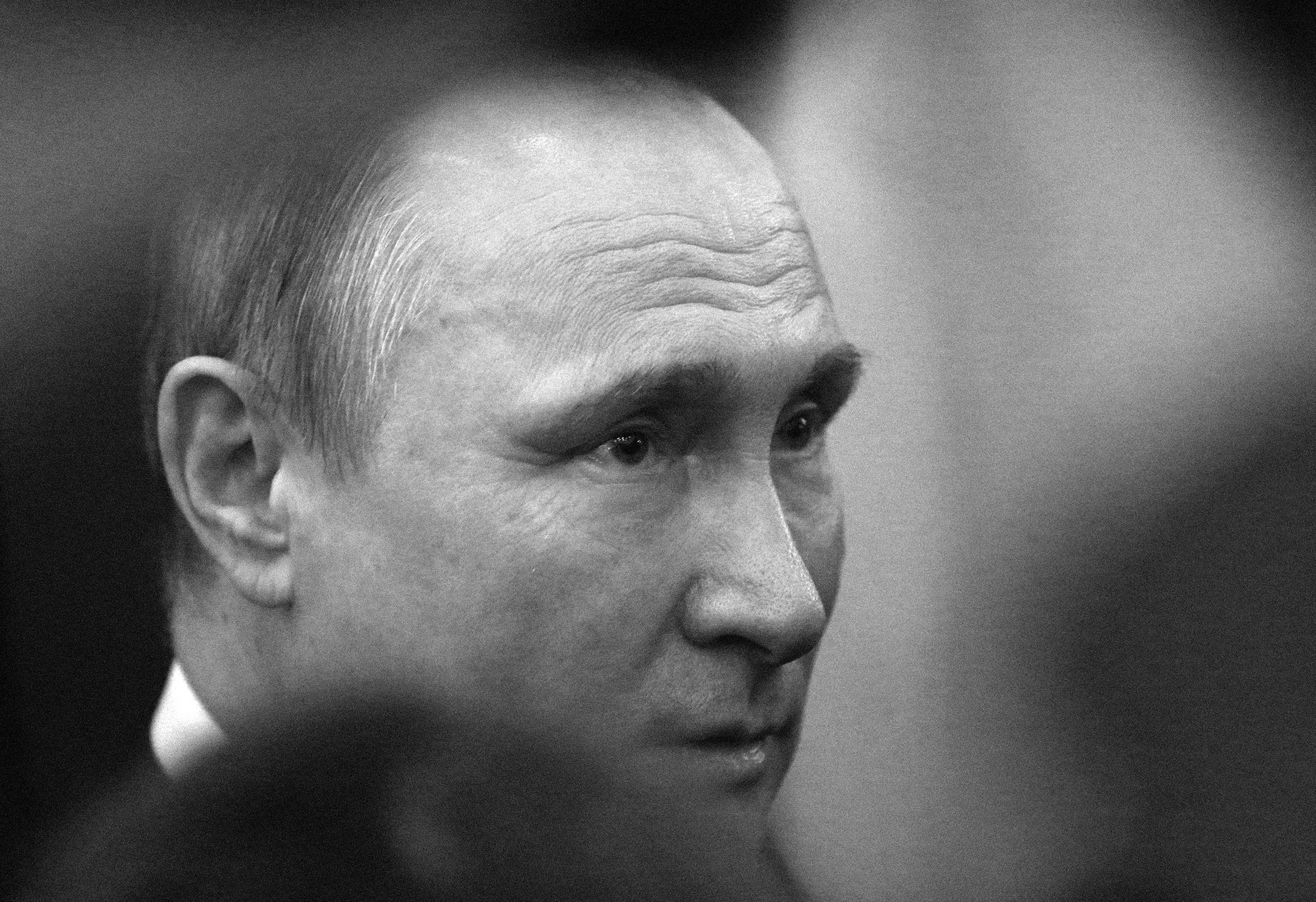 MOSCOW, RUSSIA - MARCH 18: (RUSSIA OUT) Russian President Vladimir Putin prepares to vote at the polling station on March 18, 2018 in Moscow, Russia. Russians are going to polls today in the 2018 Presidential Elections.  (Photo by Mikhail Svetlov/Getty Images)