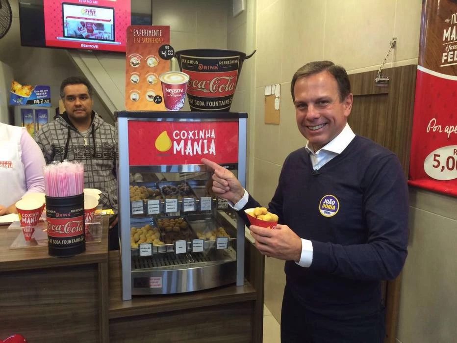 SAO PAULO SP 12/08/2016 POLITICA DOMINICAL CAMPANHA PREFEITO / PSDB João Doria almoça em restaurante popular Crédito; Divulgação