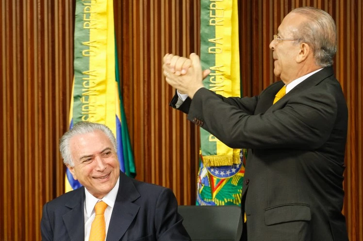 ministro-padilha-e-temer-1508876316