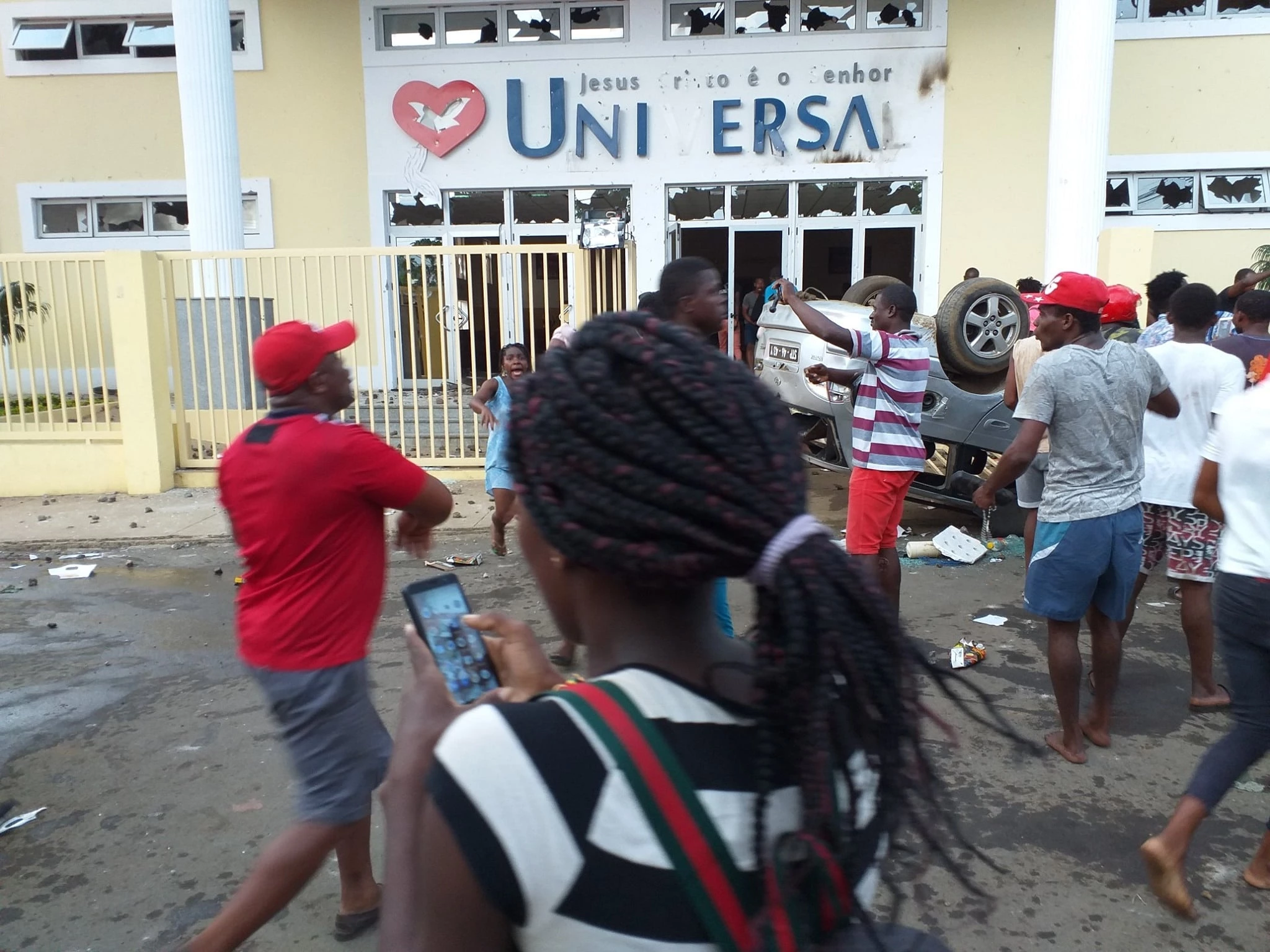 protesto-igreja-universal