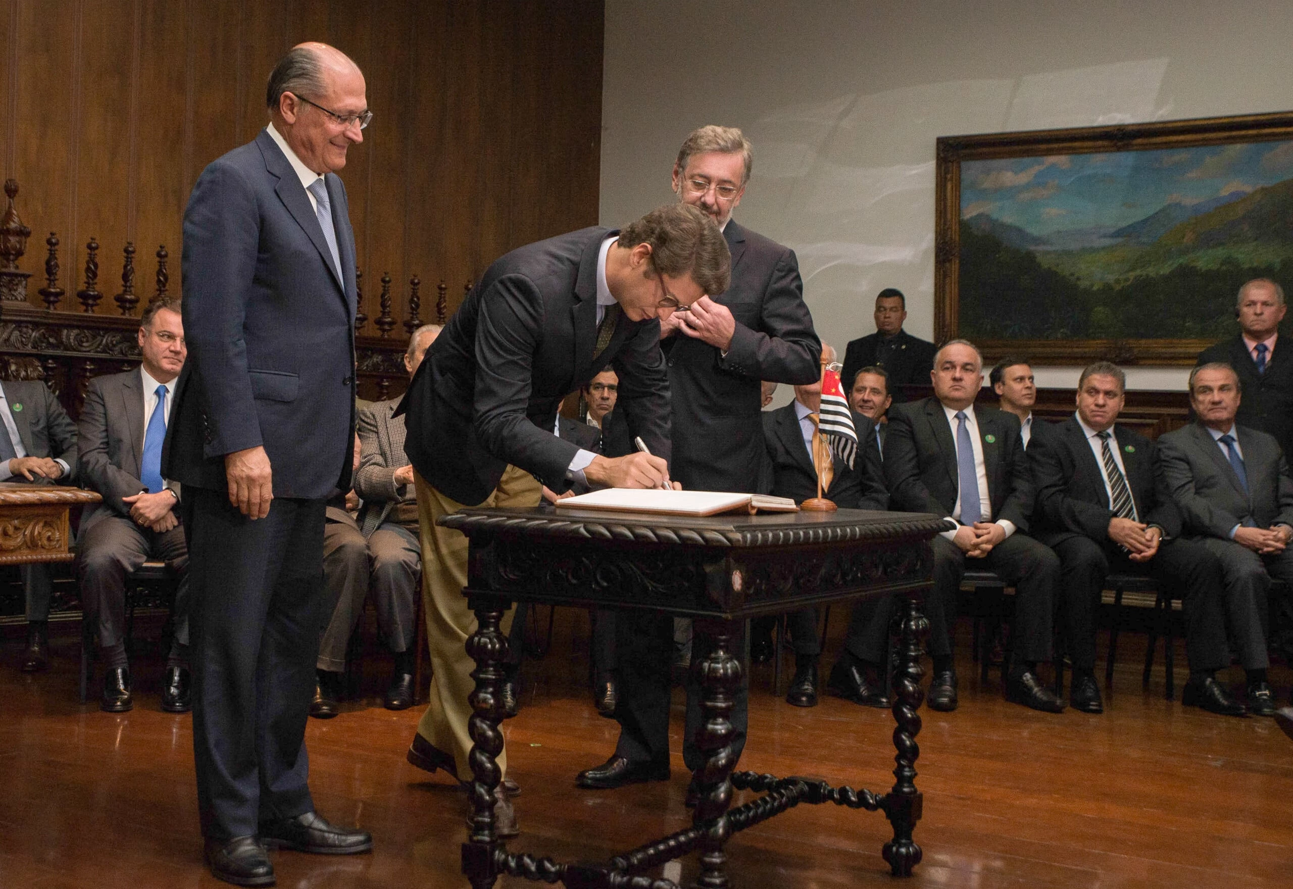 O Governador de São Paulo, Geraldo Alckmin esteve presente na Cerimônia de Posse e Transmissão de Cargo do Secretário de Estado do Meio Ambiente, ao Senhor Ricardo Salles, no Palácio dos Bandeirantes.  Local: São Paulo/SP. Data: 18/07/2016. Foto: Alexandre Carvalho/A2IMG
