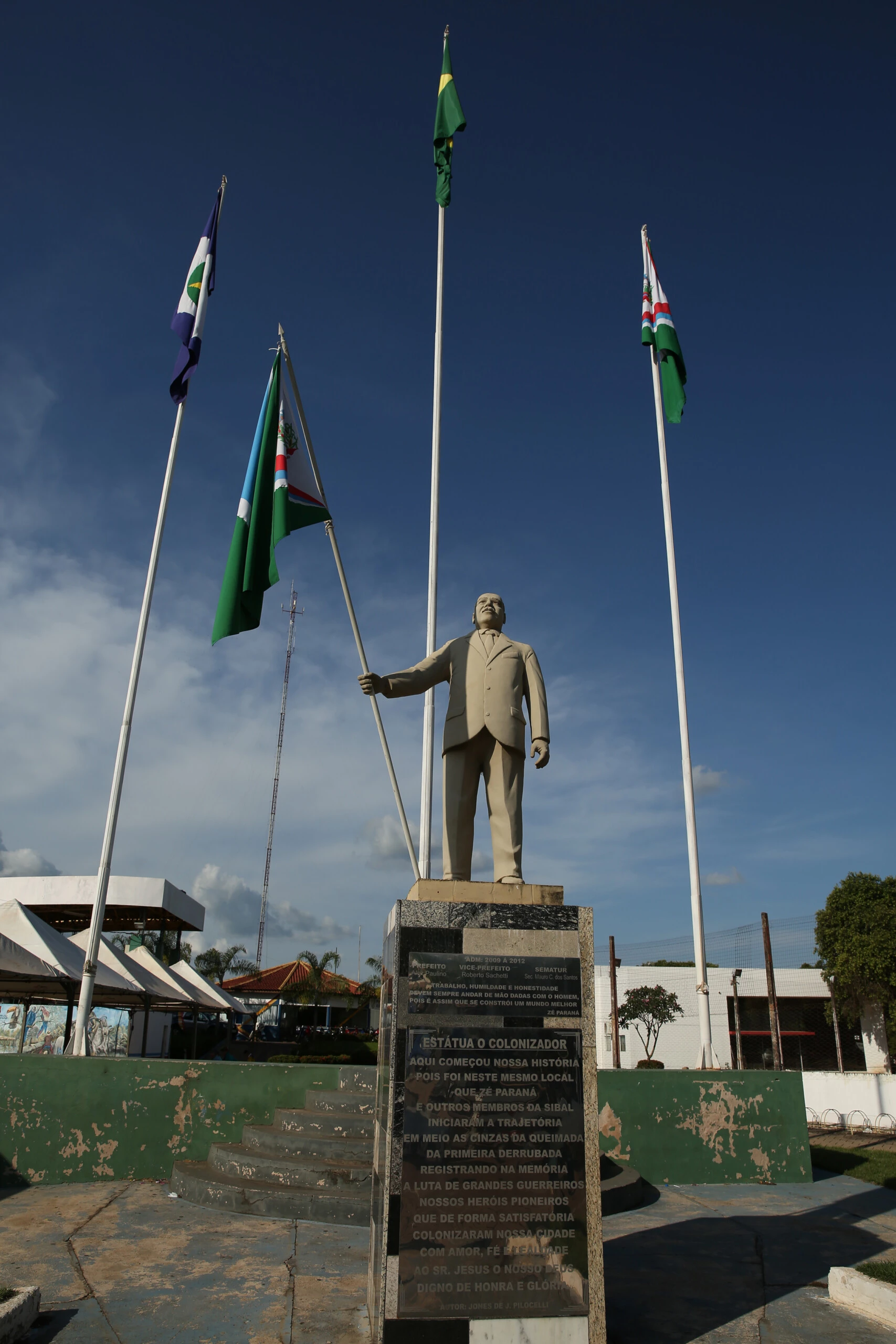 Photo-4-Statue-of-the-Colonizer-Credit-Thais-Borges-1483724442