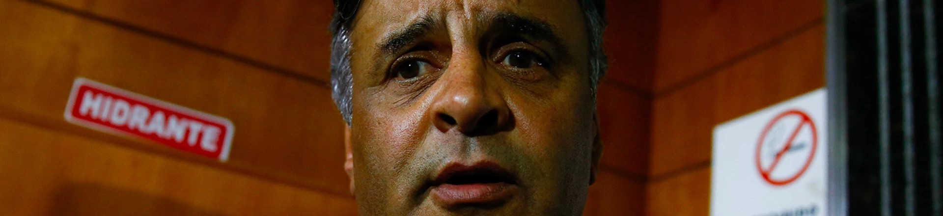 "Quem diria, hein, Aécio?" Da corrida presidencial aos ataques com garrafinha plástica "Quem diria, hein, Aécio?" Da corrida presidencial aos ataques com garrafinha plástica