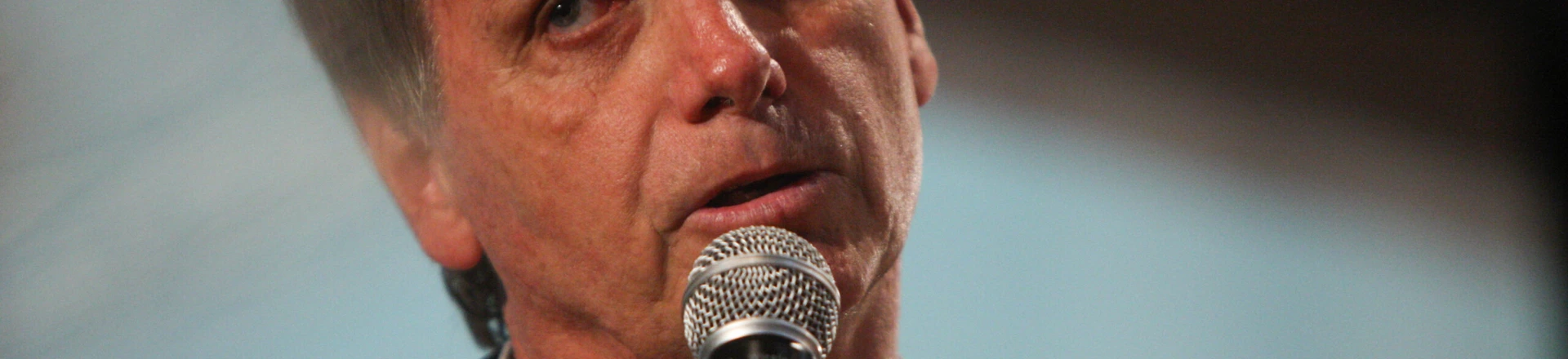 BELO HORIZONTE, MG, 15.09.2017: JAIR-BOLSONARO - O deputado federal Jair Bolsonaro (PSC-RJ) durante palestra na Fumec, universidade privada de Belo Horizonte (MG) nesta sexta-feira (15). (Foto: Flávio Tavares/Hoje em Dia/Folhapress) BELO HORIZONTE, MG, 15.09.2017: JAIR-BOLSONARO - O deputado federal Jair Bolsonaro (PSC-RJ) durante palestra na Fumec, universidade privada de Belo Horizonte (MG) nesta sexta-feira (15). (Foto: Flávio Tavares/Hoje em Dia/Folhapress)