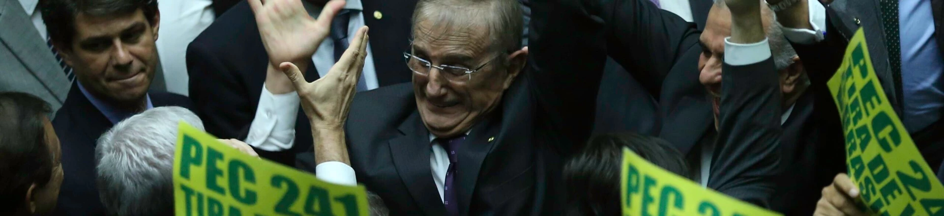 Sessão da Câmara para votar PEC que limita gastos públicos Sessão da Câmara para votar PEC que limita gastos públicos