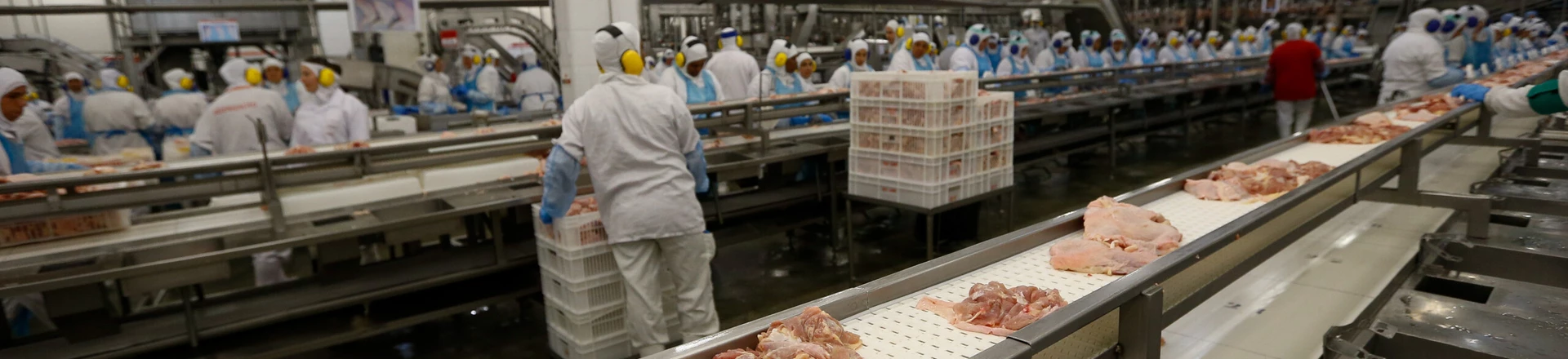 ***FOTO DE ARQUIVO*** LAPA, PR, BRASIL, 21.03.2017 - Vista geral interna do Frigorífico SIF 530, da Seara, do grupo JBS. (Foto: Pedro Ladeira/Folhapress) ***FOTO DE ARQUIVO*** LAPA, PR, BRASIL, 21.03.2017 - Vista geral interna do Frigorífico SIF 530, da Seara, do grupo JBS. (Foto: Pedro Ladeira/Folhapress)