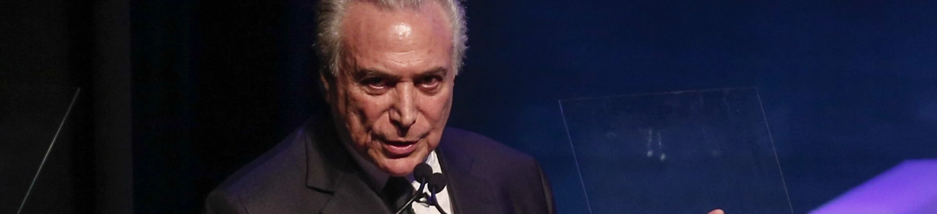 SÃO PAULO, SP, BRASIL, 05.12.2017: EVENTO-SP - O presidente Michel Temer - Cerimônia das premiações ''Os Brasileiros do Ano 2017'' e ''Os Empreendedores do Ano 2017'', das revistas IstoÉ e IstoÉ Dinheiro, realizado no Tom Brasil, na zona sul de São Paulo, na noite desta terça-feira (5). (Foto: Suamy Beydoun/AGIF/Folhapress) SÃO PAULO, SP, BRASIL, 05.12.2017: EVENTO-SP - O presidente Michel Temer - Cerimônia das premiações ''Os Brasileiros do Ano 2017'' e ''Os Empreendedores do Ano 2017'', das revistas IstoÉ e IstoÉ Dinheiro, realizado no Tom Brasil, na zona sul de São Paulo, na noite desta terça-feira (5). (Foto: Suamy Beydoun/AGIF/Folhapress)