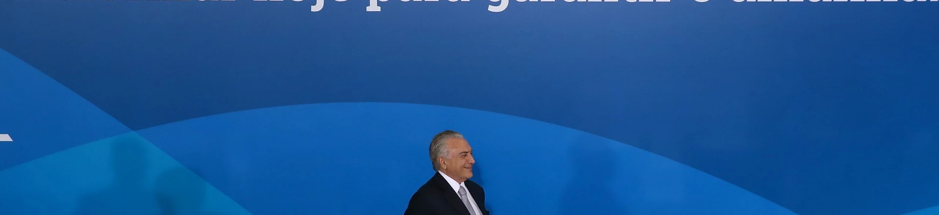 BRASÍLIA, DF, BRASIL, 12.12.2017: REFORMA-PREVIDÊNCIA - O presidente Michel Temer participa de reunião de líderes empresariais para defender a reforma da Previdência, no Palácio do Planalto, em Brasília (DF). Presença do ministro da Fazenda, Henrique Meirelles, ministro-chefe da Secretaria-Geral da Presidência da República, Moreira Franco, ministro-chefe da Casa Civil, Eliseu Padilha, e presidente da CNI, Robson Andrade. (Foto: Pedro Ladeira/Folhapress) BRASÍLIA, DF, BRASIL, 12.12.2017: REFORMA-PREVIDÊNCIA - O presidente Michel Temer participa de reunião de líderes empresariais para defender a reforma da Previdência, no Palácio do Planalto, em Brasília (DF). Presença do ministro da Fazenda, Henrique Meirelles, ministro-chefe da Secretaria-Geral da Presidência da República, Moreira Franco, ministro-chefe da Casa Civil, Eliseu Padilha, e presidente da CNI, Robson Andrade. (Foto: Pedro Ladeira/Folhapress)