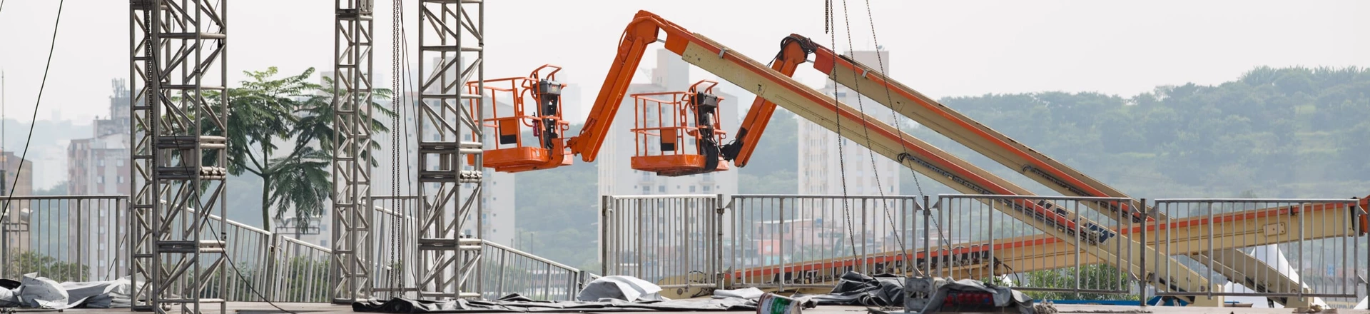 Estruturas para o Festival Lollapalooza começam a ser montadas no Autódromo Internacional José Carlos Pace, Interlagos, na zona sul de São Paulo (SP), neste sábado (10). O festival acontece nos próximos dias 23, 24 e 25. Estruturas para o Festival Lollapalooza começam a ser montadas no Autódromo Internacional José Carlos Pace, Interlagos, na zona sul de São Paulo (SP), neste sábado (10). O festival acontece nos próximos dias 23, 24 e 25.