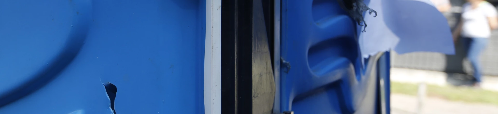 CURITIBA, PR, 28.04.2018 LULA-CURITIBA O acampamento Marisa Leticia, localizado na rua Padre João Wislinski, bairro Santa Cândida, onde ficam integrantes da vigília Lula Livre, foi atacado a tiros na madrugada deste sábado. (Foto: Paulo Lisboa / Brazil Photo Press/Folhapress) CURITIBA, PR, 28.04.2018 LULA-CURITIBA O acampamento Marisa Leticia, localizado na rua Padre João Wislinski, bairro Santa Cândida, onde ficam integrantes da vigília Lula Livre, foi atacado a tiros na madrugada deste sábado. (Foto: Paulo Lisboa / Brazil Photo Press/Folhapress)