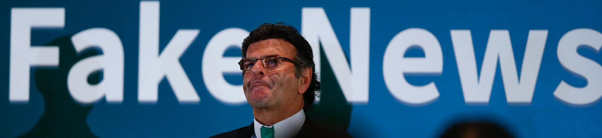 BRASÍLIA, DF, 20.06.2018: FAKE-NEWS - O ministro Luiz Fux, do TSE, participa de seminário sobre as chamadas fake news, promovido pela Abratel (Associação Brasileira de Rádio e Televisão), no Hotel Royal Tulip, em Brasília, nesta quarta-feira. (Foto: Pedro Ladeira/Folhapress) BRASÍLIA, DF, 20.06.2018: FAKE-NEWS - O ministro Luiz Fux, do TSE, participa de seminário sobre as chamadas fake news, promovido pela Abratel (Associação Brasileira de Rádio e Televisão), no Hotel Royal Tulip, em Brasília, nesta quarta-feira. (Foto: Pedro Ladeira/Folhapress)