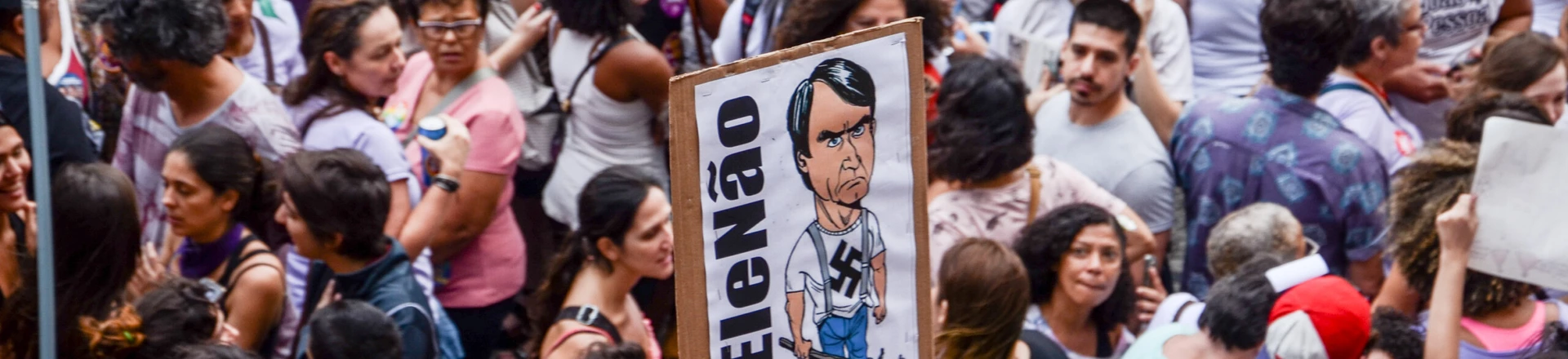 Mulheres realizam protesto contra o candidato a presidencia do Brasil, Jair Bolsonaro (PSL) e usam o termo que viralizou nas redes sociais #EleNao no bairro da Cinelândia, centro do Rio de Janeiro neste sábado, 29. Mulheres realizam protesto contra o candidato a presidencia do Brasil, Jair Bolsonaro (PSL) e usam o termo que viralizou nas redes sociais #EleNao no bairro da Cinelândia, centro do Rio de Janeiro neste sábado, 29.
