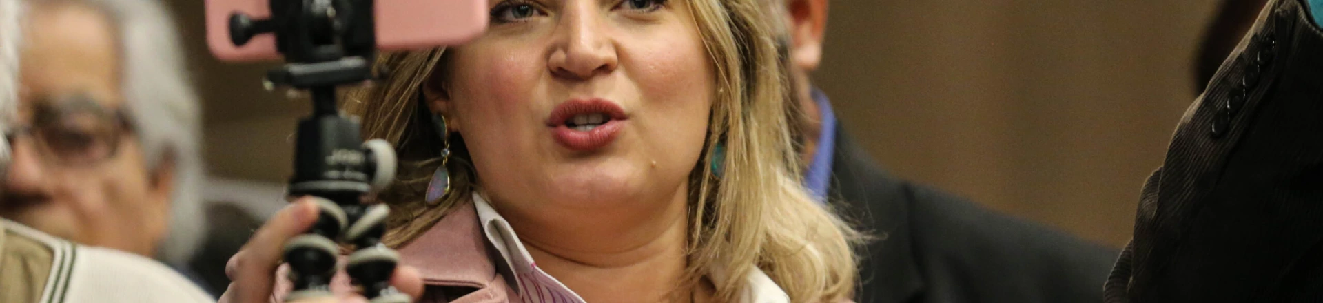 Joice Hasselmann (PSL), a mulher mais votada para o cargo de deputada federal. Joice Hasselmann (PSL), a mulher mais votada para o cargo de deputada federal.