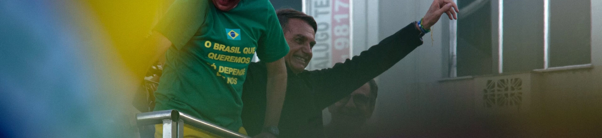 Rio de Janeiro (RJ), 09/07/2022 - Ato de comemoração a Independência do Brasil - Apoiadores do Presidente Jair Bolsonaro, participaram nesta quarta-feira (7) de um ato em Copacabana, Zona Sul do Rio de Janeiro, em comemoração ao 7 de Setembro, data da Independência do Brasil. O evento ocorreu em meio a apresentações militares e contou um discurso de Bolsonaro e presença de Luciano Hang. (Foto: Barbara Dias/Zimel Press/Folhapress) Rio de Janeiro (RJ), 09/07/2022 - Ato de comemoração a Independência do Brasil - Apoiadores do Presidente Jair Bolsonaro, participaram nesta quarta-feira (7) de um ato em Copacabana, Zona Sul do Rio de Janeiro, em comemoração ao 7 de Setembro, data da Independência do Brasil. O evento ocorreu em meio a apresentações militares e contou um discurso de Bolsonaro e presença de Luciano Hang. (Foto: Barbara Dias/Zimel Press/Folhapress)