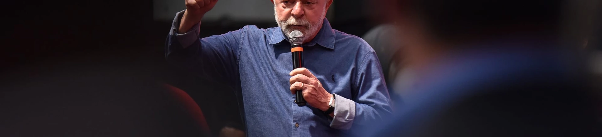 SÃO PAULO, SP - 15.12.2022: LULA PARTICIPA DO NATAL DOS CATADORES SP - O presidente eleito Luiz Inácio Lula da Silva, (PT) participa do Natal dos Catadores, organizado pela Associação Nacional dos Catadores, em São Paulo, nesta quinta feira (15). (Foto: Roberto Casimiro /Fotoarena/Folhapress) ORG XMIT: 2311131 SÃO PAULO, SP - 15.12.2022: LULA PARTICIPA DO NATAL DOS CATADORES SP - O presidente eleito Luiz Inácio Lula da Silva, (PT) participa do Natal dos Catadores, organizado pela Associação Nacional dos Catadores, em São Paulo, nesta quinta feira (15). (Foto: Roberto Casimiro /Fotoarena/Folhapress) ORG XMIT: 2311131