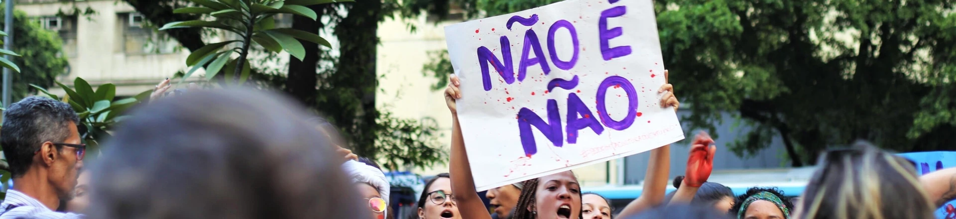 Mulheres se manifestam contra a cultura do estupro em protesto no Rio de Janeiro, em junho. Mulheres se manifestam contra a cultura do estupro em protesto no Rio de Janeiro, em junho.