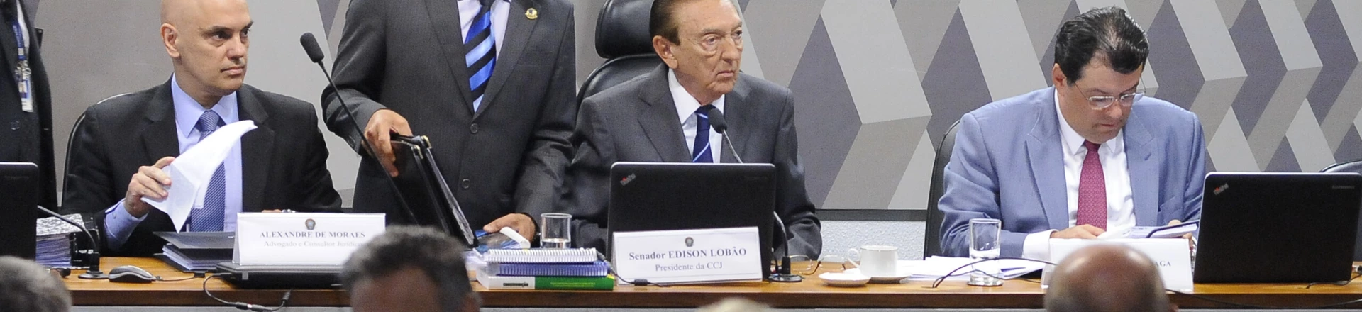 A Comissão de Constituição, Justiça e Cidadania (CCJ) sabatina indicado pelo presidente Michel Temer para o cargo de ministro do Supremo Tribunal Federal (STF).À mesa:indicado para o cargo de ministro do Supremo Tribunal Federal (STF, Alexandre de Moraes;presidente da CCJ, senador Edison Lobão (PMDB-MA);relator senador Eduardo Braga (PMDB-AM).Foto: Pedro França/Agência Senado A Comissão de Constituição, Justiça e Cidadania (CCJ) sabatina indicado pelo presidente Michel Temer para o cargo de ministro do Supremo Tribunal Federal (STF).À mesa:indicado para o cargo de ministro do Supremo Tribunal Federal (STF, Alexandre de Moraes;presidente da CCJ, senador Edison Lobão (PMDB-MA);relator senador Eduardo Braga (PMDB-AM).Foto: Pedro França/Agência Senado