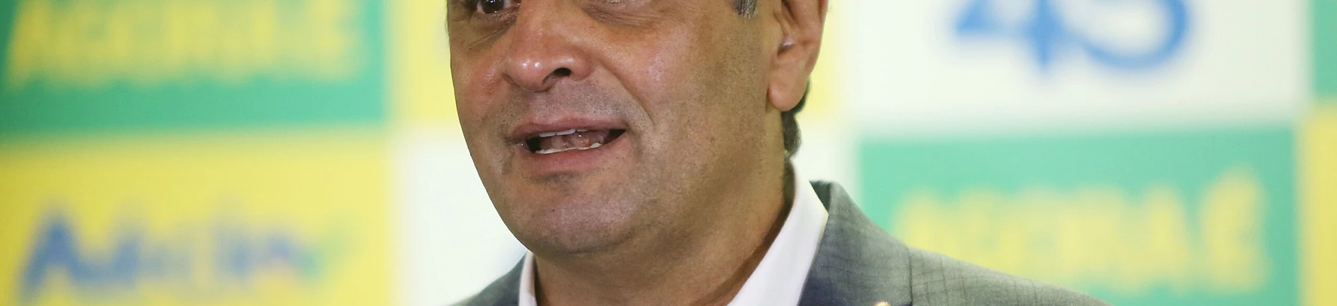 RIO DE JANEIRO, BRAZIL - OCTOBER 23: Presidential candidate of the Brazilian Social Democratic Party (PSDB) Aecio Neves speaks at a press conference on October 23, 2014 in Rio de Janeiro, Brazil. Neves will square off against current Brazilian President and Workers' Party (PT) candidate Dilma Rousseff in a run-off election on October 26. (Photo by Mario Tama/Getty Images) RIO DE JANEIRO, BRAZIL - OCTOBER 23: Presidential candidate of the Brazilian Social Democratic Party (PSDB) Aecio Neves speaks at a press conference on October 23, 2014 in Rio de Janeiro, Brazil. Neves will square off against current Brazilian President and Workers' Party (PT) candidate Dilma Rousseff in a run-off election on October 26. (Photo by Mario Tama/Getty Images)