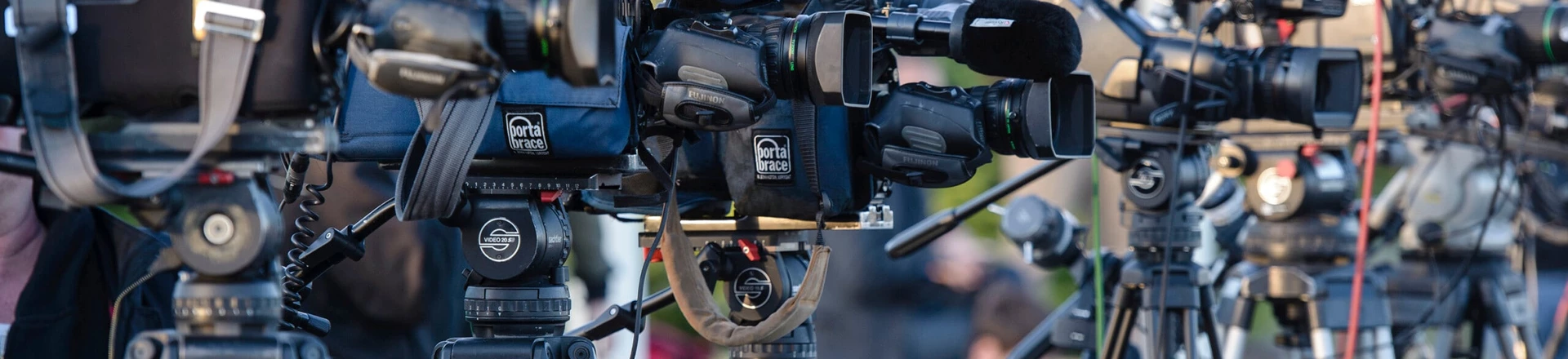 BERLIN, GERMANY - MAY 03: Journalists wait for the arrival of the freed OSCE mission workers following their release from captivity in eastern Ukraine at Tegel Airport on May 3, 2014 in Berlin, Germany. The detained delegation, who include mission workers from Germany, the Czech Republic, Denmark and other countries, were taken hostage by pro-Russian separatists a week ago near Slovyansk and freed earlier today. (Photo by Clemens Bilan/Getty Images) BERLIN, GERMANY - MAY 03: Journalists wait for the arrival of the freed OSCE mission workers following their release from captivity in eastern Ukraine at Tegel Airport on May 3, 2014 in Berlin, Germany. The detained delegation, who include mission workers from Germany, the Czech Republic, Denmark and other countries, were taken hostage by pro-Russian separatists a week ago near Slovyansk and freed earlier today. (Photo by Clemens Bilan/Getty Images)