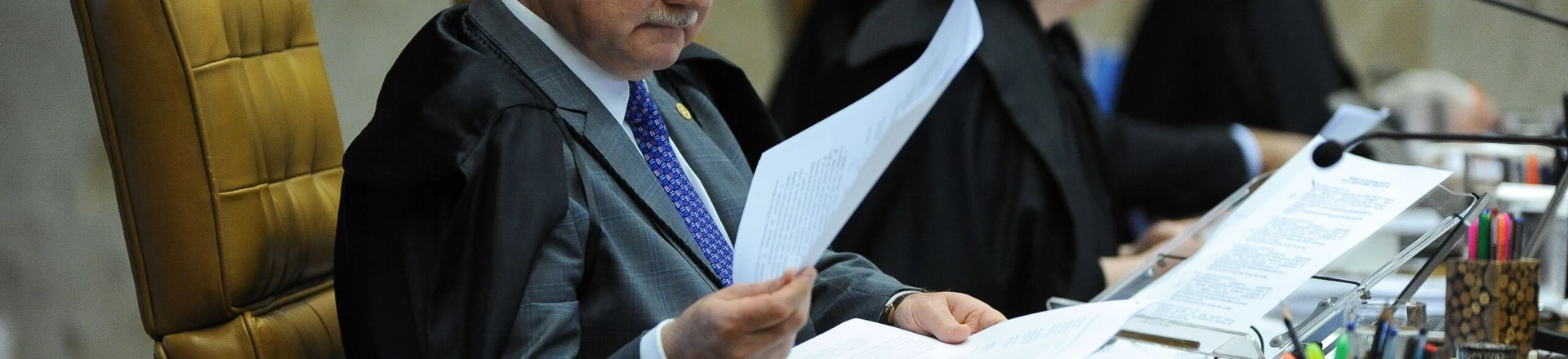 Brazil's Federal Supreme Court (STF) Minister Edson Fachin, during the session of the STF in Brasília, on February 2, 2017. Brazil's Supreme Court named a new justice Thursday to oversee cases against politicians caught in a giant corruption probe after the previous judicial pointman was killed in an air crash. / AFP / ANDRESSA ANHOLETE (Photo credit should read ANDRESSA ANHOLETE/AFP/Getty Images) Brazil's Federal Supreme Court (STF) Minister Edson Fachin, during the session of the STF in Brasília, on February 2, 2017. Brazil's Supreme Court named a new justice Thursday to oversee cases against politicians caught in a giant corruption probe after the previous judicial pointman was killed in an air crash. / AFP / ANDRESSA ANHOLETE (Photo credit should read ANDRESSA ANHOLETE/AFP/Getty Images)