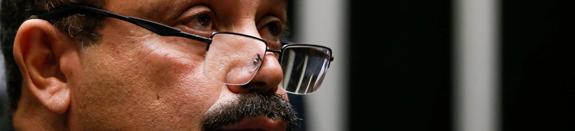 BRASÍLIA, DF, 17.05.2016: WALDIR-MARANHÃO - O presidente interino da Câmara dos Deputados, Waldir Maranhão (PP-MA), preside sessão na Casa, em Brasília (DF). Deputados de vários partidos foram a tribuna pedir a renúncia dele da presidência e o líder do DEM, deputado Pauderney Avelino (AM) estuda chamar uma questão de ordem pra declarar a vacância do cargo de presidente da casa. (Foto: Pedro Ladeira/Folhapress) BRASÍLIA, DF, 17.05.2016: WALDIR-MARANHÃO - O presidente interino da Câmara dos Deputados, Waldir Maranhão (PP-MA), preside sessão na Casa, em Brasília (DF). Deputados de vários partidos foram a tribuna pedir a renúncia dele da presidência e o líder do DEM, deputado Pauderney Avelino (AM) estuda chamar uma questão de ordem pra declarar a vacância do cargo de presidente da casa. (Foto: Pedro Ladeira/Folhapress)