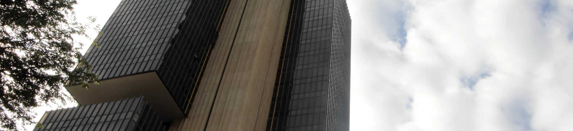 BRASÍLIA, DF, 17.05.2016: BANCO-CENTRAL - Sede do Banco Central do Brasil em Brasília. (Foto: Claudio Reis/Eleven/Folhapress) BRASÍLIA, DF, 17.05.2016: BANCO-CENTRAL - Sede do Banco Central do Brasil em Brasília. (Foto: Claudio Reis/Eleven/Folhapress)