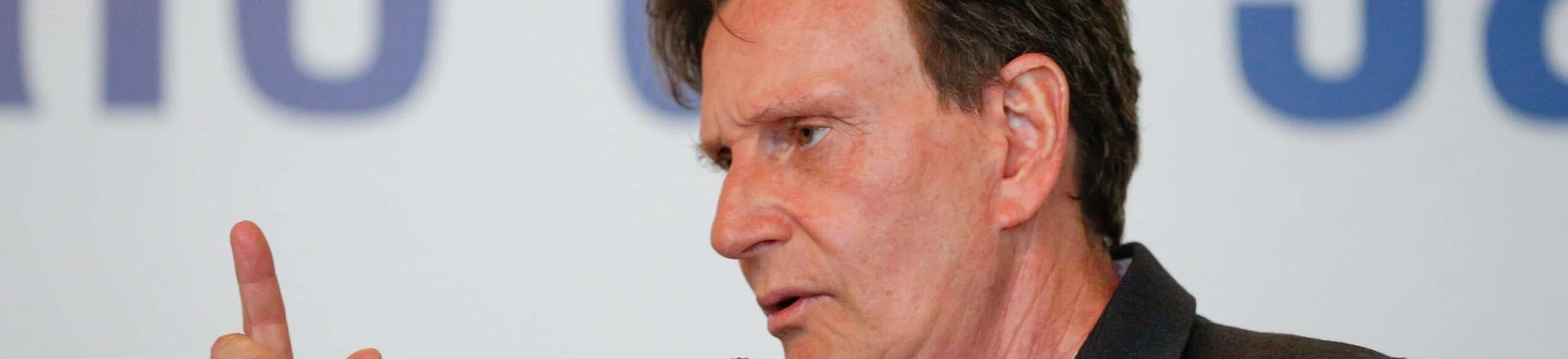 RIO DE JANEIRO,RJ,14.08.2017:MARCELO CRIVELLA/HOMENAGEM A EVANDRO E ANDRÉ CAMPEÕES MUNDIAIS DE VÔLEI - O prefeito Marcelo Crivella durante cerimônia de homenagem à dupla de vôlei Evandro e André Loyola, que foram campeões mundiais em Viena na Áustria, realizada no Palácio da Cidade, no Bairro do Botafogo no Rio de Janeiro (RJ), nesta segunda-feira (14). (Foto: Andre Melo/Futura Press/Folhapress) RIO DE JANEIRO,RJ,14.08.2017:MARCELO CRIVELLA/HOMENAGEM A EVANDRO E ANDRÉ CAMPEÕES MUNDIAIS DE VÔLEI - O prefeito Marcelo Crivella durante cerimônia de homenagem à dupla de vôlei Evandro e André Loyola, que foram campeões mundiais em Viena na Áustria, realizada no Palácio da Cidade, no Bairro do Botafogo no Rio de Janeiro (RJ), nesta segunda-feira (14). (Foto: Andre Melo/Futura Press/Folhapress)