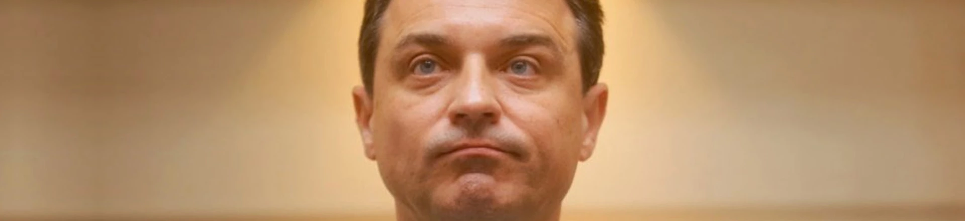 Abandonado por Bolsonaro, governador de Santa Catarina é afastado no escândalo dos respiradores Abandonado por Bolsonaro, governador de Santa Catarina é afastado no escândalo dos respiradores