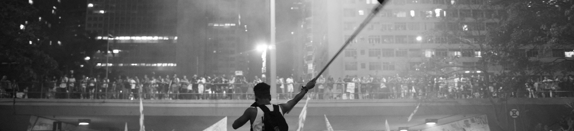 Manifestantes enchem a Cinelândia, no Rio de Janeiro, em protesto contra a PEC 241 Manifestantes enchem a Cinelândia, no Rio de Janeiro, em protesto contra a PEC 241