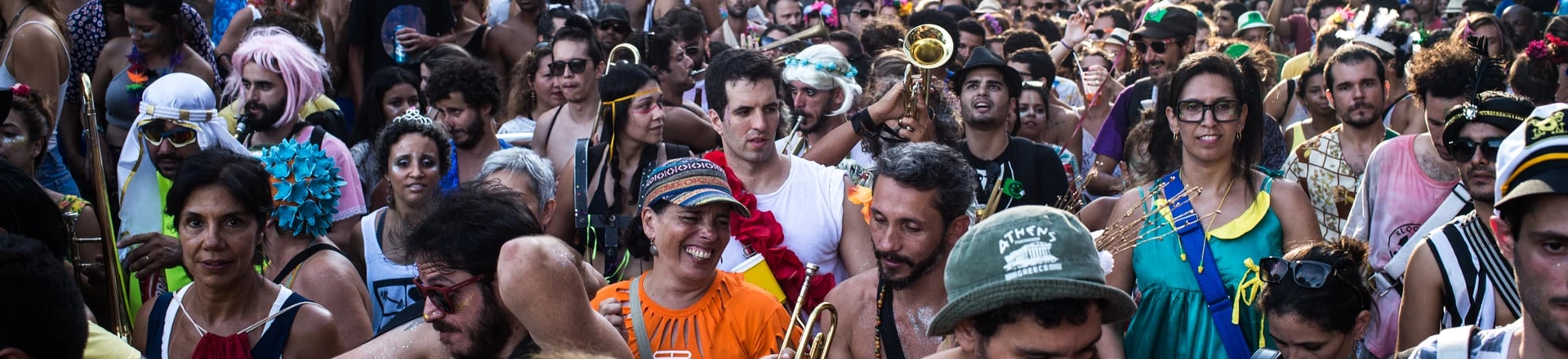 Não só de purpurina se faz Carnaval, há espaço para lutas políticas Não só de purpurina se faz Carnaval, há espaço para lutas políticas