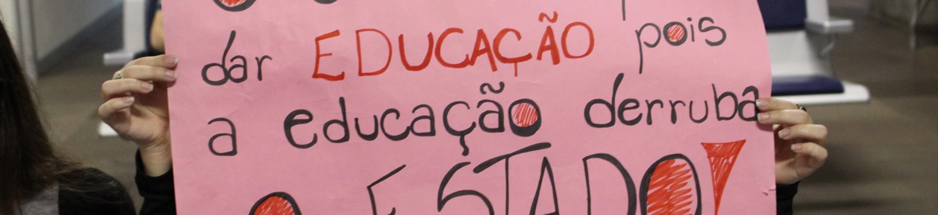 Primavera Secundarista pressiona, mas governo segue negando diálogo Primavera Secundarista pressiona, mas governo segue negando diálogo