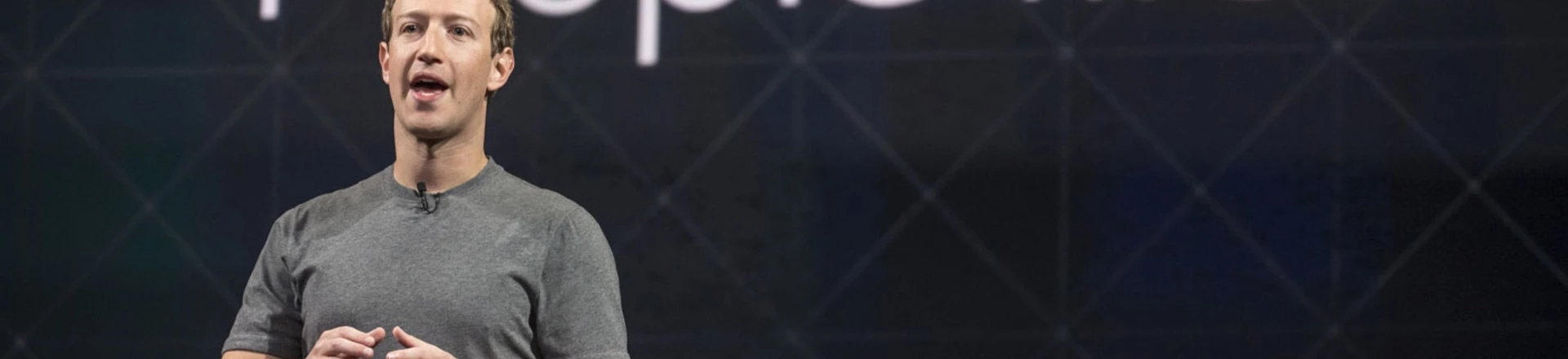 Mark Zuckerberg, presidente e fundador do Facebook, fala durante o evento Oculus connet 3 em San Jose, California, na quinta-feira, 6 de outubro de 2016. Mark Zuckerberg, presidente e fundador do Facebook, fala durante o evento Oculus connet 3 em San Jose, California, na quinta-feira, 6 de outubro de 2016.