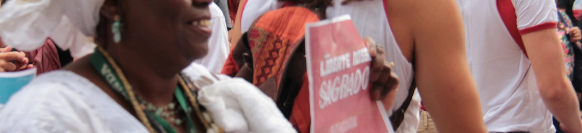 Religiosos lutam para libertar orixás da polícia Religiosos lutam para libertar orixás da polícia