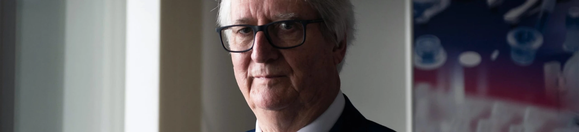 John Heylings, ex-cientista da Imperial Chemical Industries, em seu escritório no Parque de Ciência e Inovação da Universidade Keele, em Newcastle-under-Lyme, na Inglaterra, em 15 de março de 2021. John Heylings, ex-cientista da Imperial Chemical Industries, em seu escritório no Parque de Ciência e Inovação da Universidade Keele, em Newcastle-under-Lyme, na Inglaterra, em 15 de março de 2021.