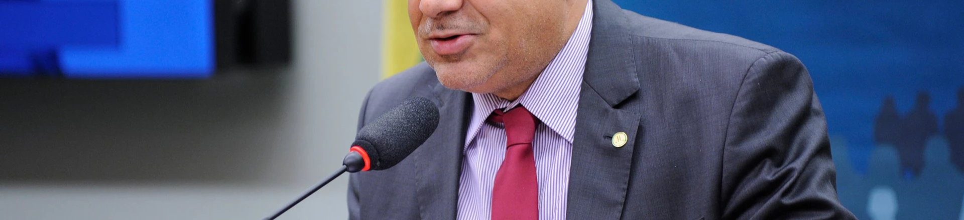 Preso por fraudar licitação de creche, deputado comanda sessão da Comissão de Educação da Câmara Preso por fraudar licitação de creche, deputado comanda sessão da Comissão de Educação da Câmara