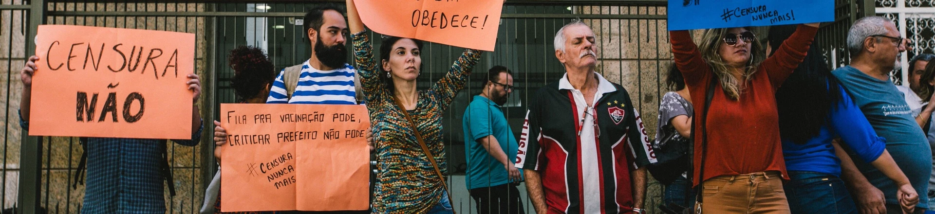 Marcelo Crivella pede demissão de jornalista: um grave atentado à democracia e à liberdade de imprensa Marcelo Crivella pede demissão de jornalista: um grave atentado à democracia e à liberdade de imprensa