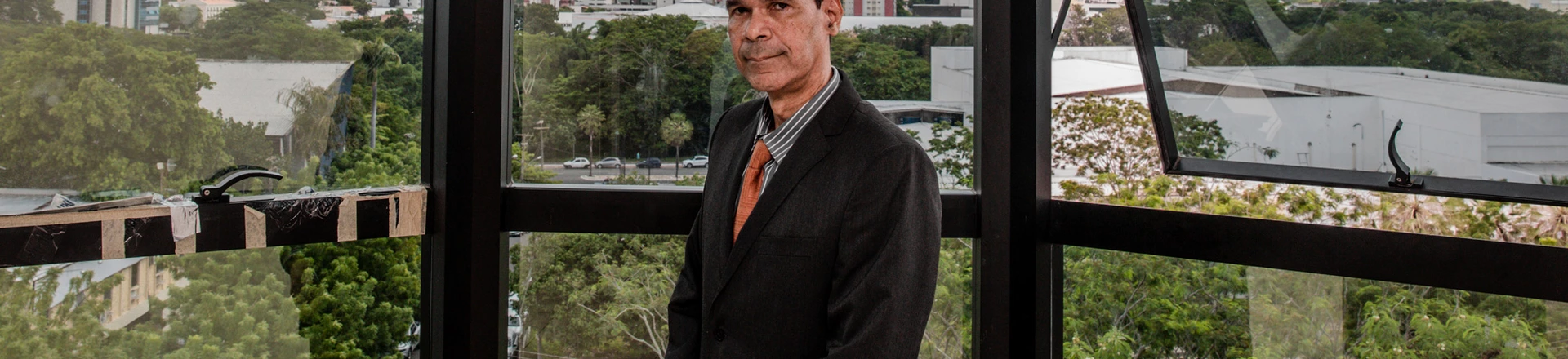 Vidal considera que a prisão é necessária, “mas deve ser executada e cumprida na forma da lei, que diz que não existe trabalho forçado, que as pessoas são seres humanos, mesmo estando presas". Vidal considera que a prisão é necessária, “mas deve ser executada e cumprida na forma da lei, que diz que não existe trabalho forçado, que as pessoas são seres humanos, mesmo estando presas".