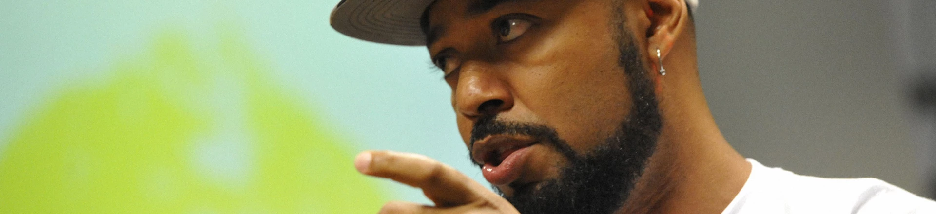 Entrevista: ‘Não é possível continuar assistindo inerte a um governo genocida’, diz Douglas Belchior Entrevista: ‘Não é possível continuar assistindo inerte a um governo genocida’, diz Douglas Belchior