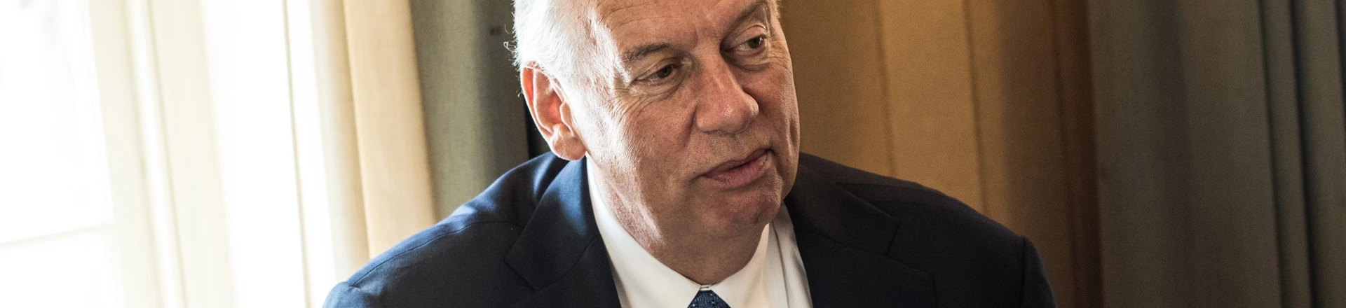 Pastor e jogador de basquete aposentado Ralph Drollinger no Capitol Hill Club em Washington, em 5 de outubro de 2017. Pastor e jogador de basquete aposentado Ralph Drollinger no Capitol Hill Club em Washington, em 5 de outubro de 2017.