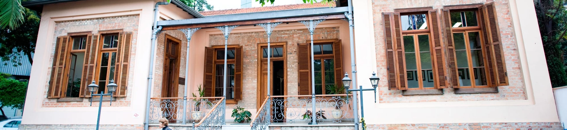 Casa Rosada, onde funciona a administração do Instituto de Infectologia Emílio Ribas. Casa Rosada, onde funciona a administração do Instituto de Infectologia Emílio Ribas.