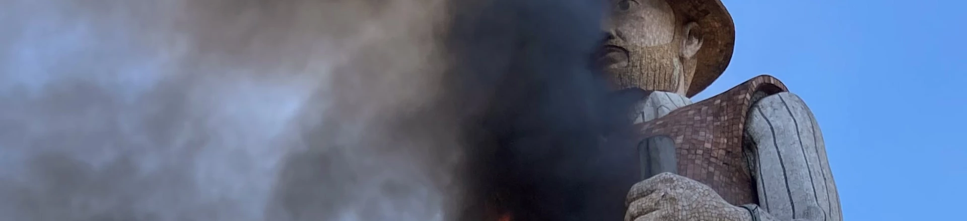 Não foi só o Borba Gato. A queima de estátuas pela América Latina Não foi só o Borba Gato. A queima de estátuas pela América Latina