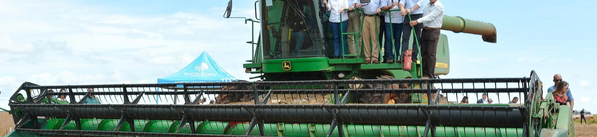 Ministros de Bolsonaro participaram de colheita ilegal de soja em área indígena interditada por desmatamento Ministros de Bolsonaro participaram de colheita ilegal de soja em área indígena interditada por desmatamento