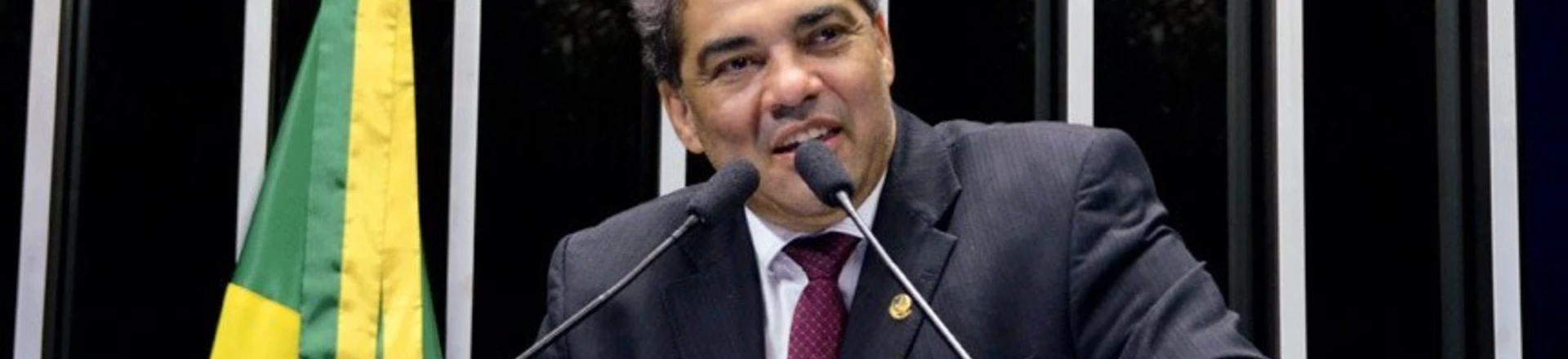Senador Hélio José (PMDB-DF) discursa na Casa: ele é autor de um projeto que limita a indisponibilidade de bens de acusados de corrupção. Senador Hélio José (PMDB-DF) discursa na Casa: ele é autor de um projeto que limita a indisponibilidade de bens de acusados de corrupção.