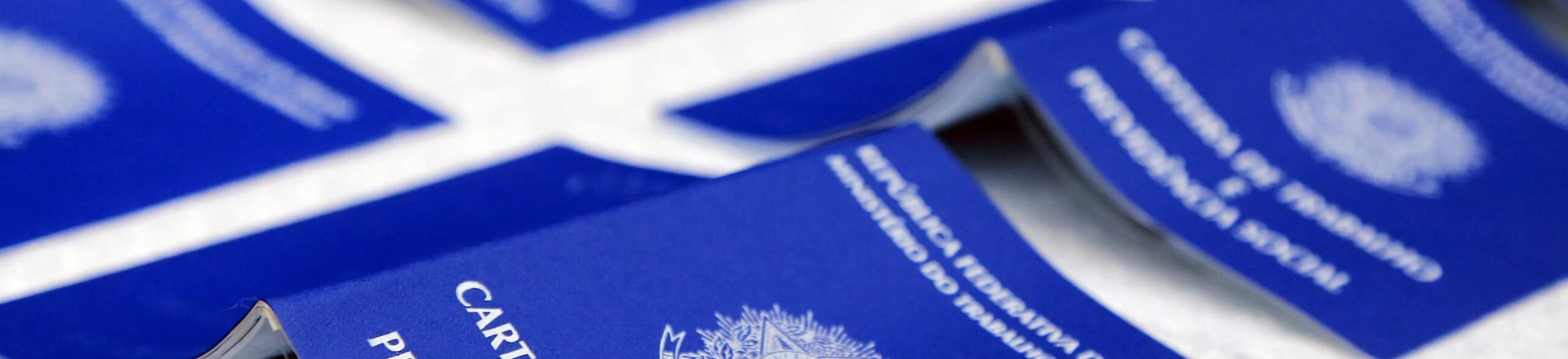 Vinte e um alunos da Escola de Educação Especial Primavera, no Tarumã, receberam na manhã desta terça-feira (02) a carteira de trabalho.Foto: Valdecir Galor/SMCS Vinte e um alunos da Escola de Educação Especial Primavera, no Tarumã, receberam na manhã desta terça-feira (02) a carteira de trabalho.Foto: Valdecir Galor/SMCS