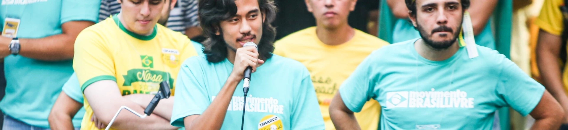 SÃO PAULO, SP, BRASIL, 13.03.2016 - Kim Kataguiri, um dos líderes do Movimento Brasil Livre (MBL) - Manifestantes contrários ao governo de Dilma Rousseff (PT) pedem o seu impeachment e o fim da corrupção, neste domingo (13), na av. Paulista, em São Paulo (SP). O protesto contra a presidente Dilma Rousseff em São Paulo neste domingo (13) é o maior ato político já registrado na cidade, superando inclusive a principal manifestação pelas Diretas Já, em 1984. (Foto: Bruno Poletti/Folhapress) SÃO PAULO, SP, BRASIL, 13.03.2016 - Kim Kataguiri, um dos líderes do Movimento Brasil Livre (MBL) - Manifestantes contrários ao governo de Dilma Rousseff (PT) pedem o seu impeachment e o fim da corrupção, neste domingo (13), na av. Paulista, em São Paulo (SP). O protesto contra a presidente Dilma Rousseff em São Paulo neste domingo (13) é o maior ato político já registrado na cidade, superando inclusive a principal manifestação pelas Diretas Já, em 1984. (Foto: Bruno Poletti/Folhapress)
