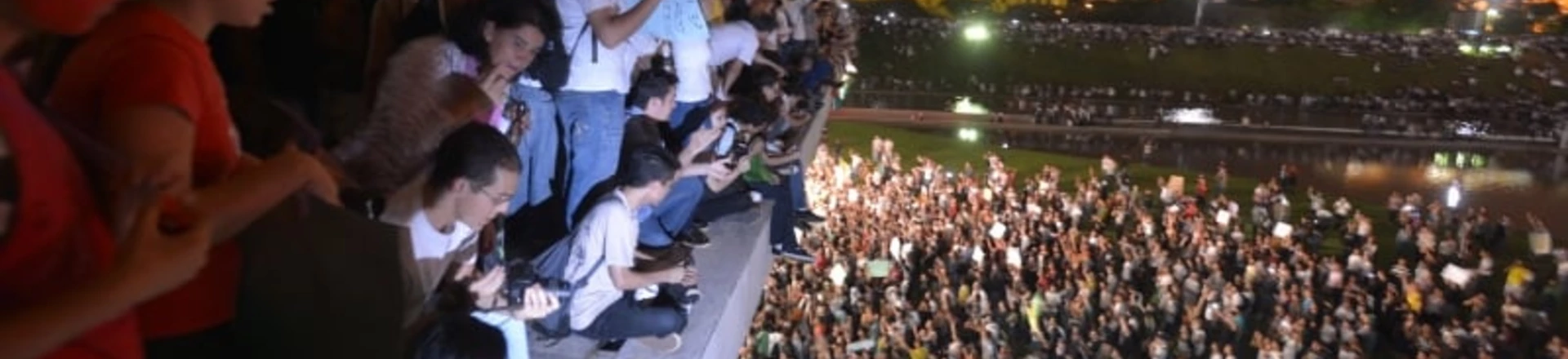 Por que as pessoas não estão nas ruas? Por que as pessoas não estão nas ruas?